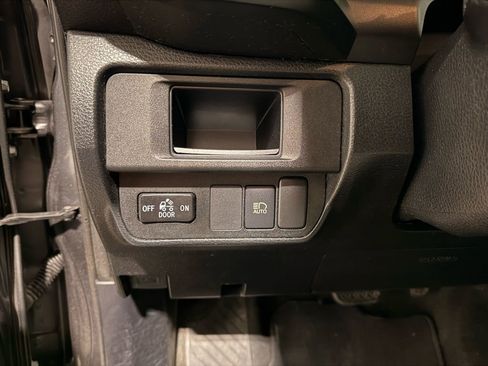 Used 2019 Toyota Tacoma SR w/ SR Convenience Package image 13