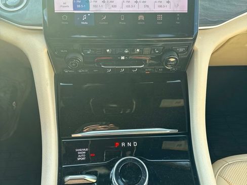 Used 2024 Jeep Grand Cherokee Limited w/ Luxury Tech Group II AWD/4WD image 22