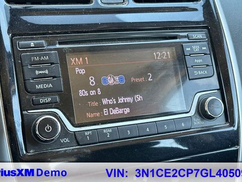 Used 2016 Nissan Versa Note SV FWD image 27