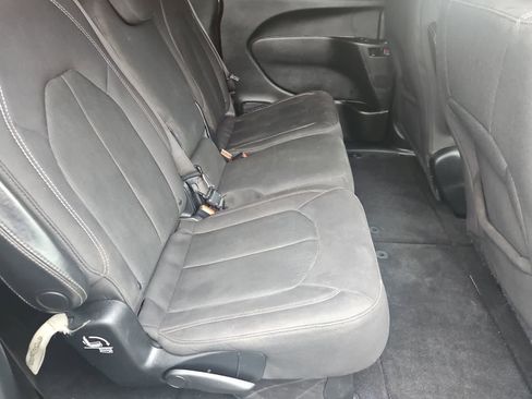 Used 2018 Chrysler Pacifica Touring Plus w/ S Appearance Package FWD image 20