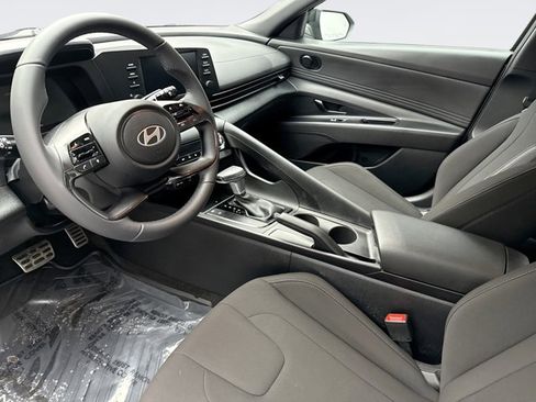Used 2025 Hyundai Elantra Sport image 10