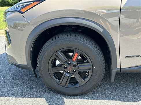 Certified 2025 Nissan Rogue SV image 12