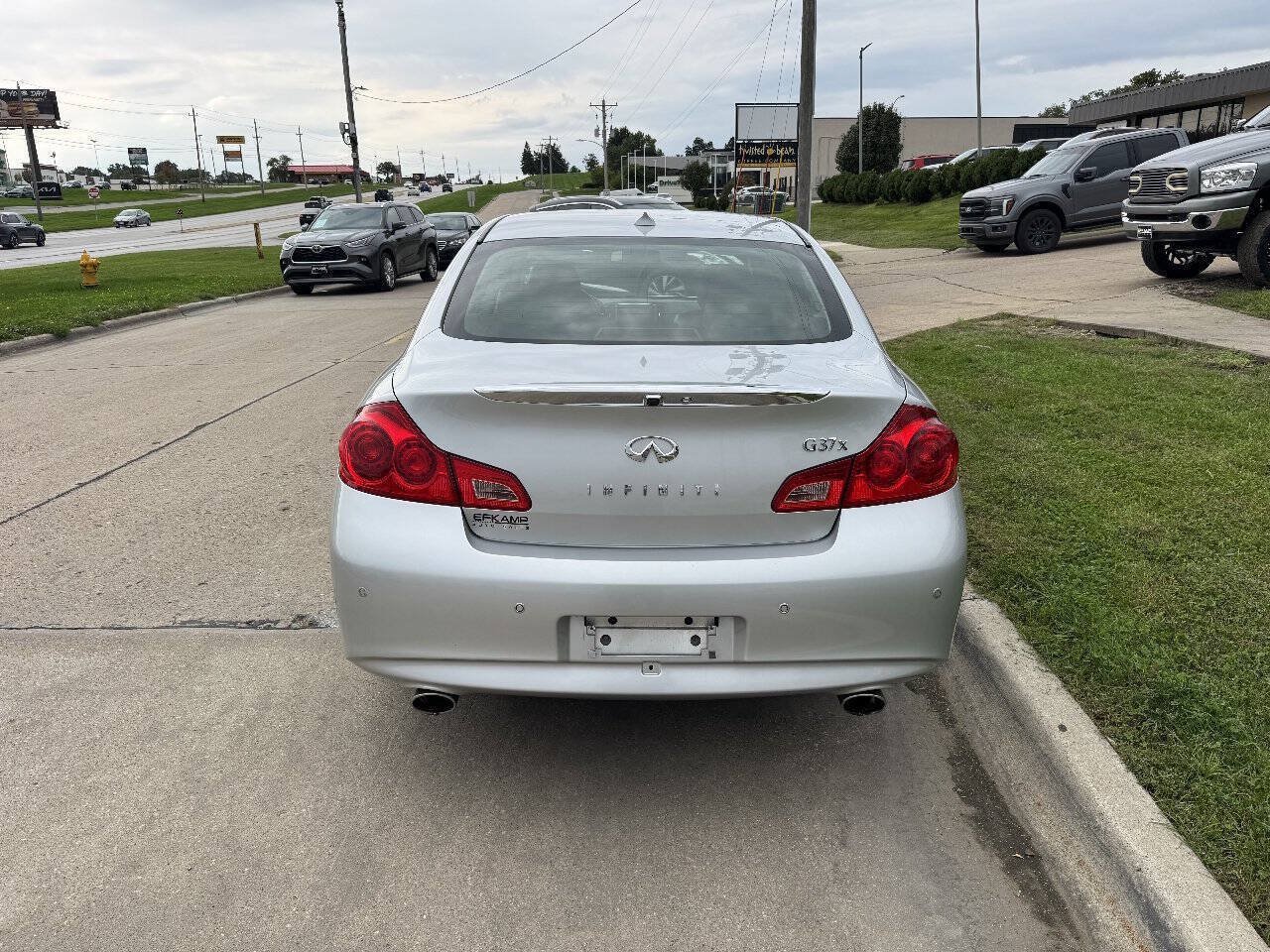 Used 2012 INFINITI G37 x Sedan w/ Premium Pkg AWD/4WD image 4