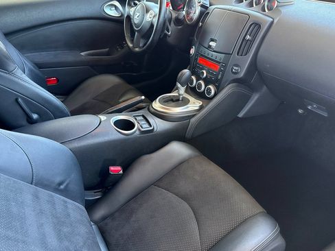 Used 2014 Nissan 370Z Touring RWD image 21