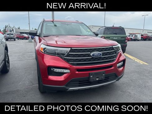 Used 2023 Ford Explorer XLT w/ Equipment Group 202A AWD/4WD image 2