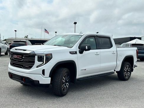 Used 2024 GMC Sierra 1500 AT4 w/ Technology Package image 29