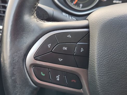 Used 2020 Jeep Cherokee Latitude Plus w/ Cold Weather Group FWD image 29