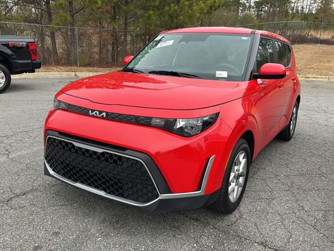 Used 2024 Kia Soul LX w/ Option Group 015 image 2