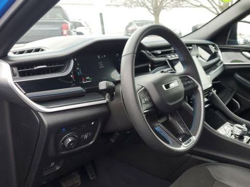 Certified 2023 Jeep Grand Cherokee Trailhawk AWD/4WD image 11
