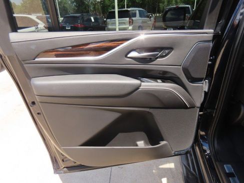 Used 2023 Cadillac Escalade ESV Premium Luxury RWD image 18