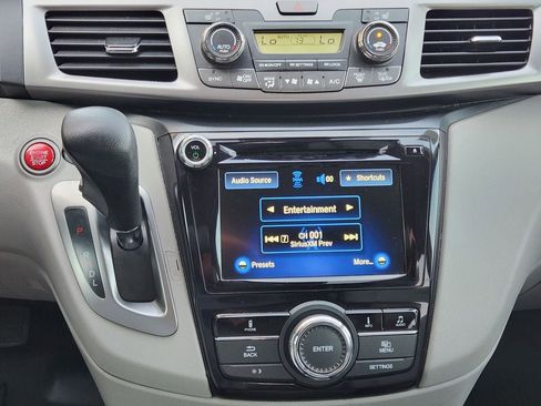 Used 2017 Honda Odyssey EX-L image 18