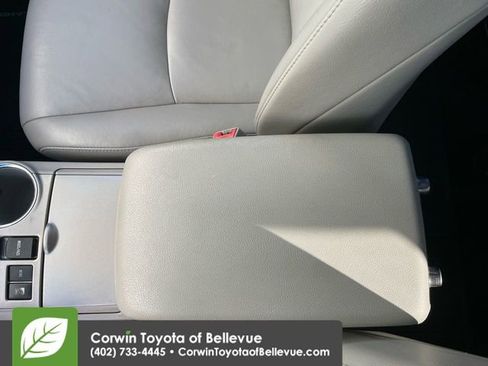 Used 2011 Toyota Highlander 4WD image 17