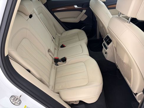 Used 2021 Audi Q5 2.0T Premium w/ Convenience Package AWD/4WD image 29