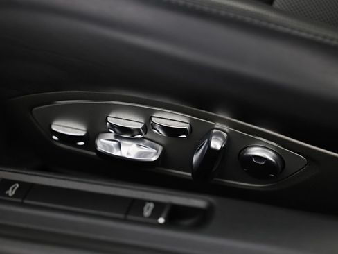 Certified 2024 Porsche 718 Cayman S RWD image 28