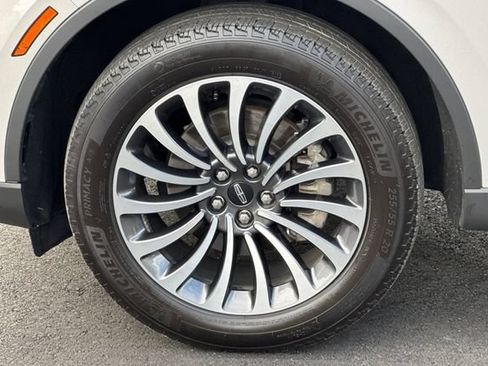 Used 2022 Lincoln Aviator Reserve w/ Elements Package Plus AWD/4WD image 46