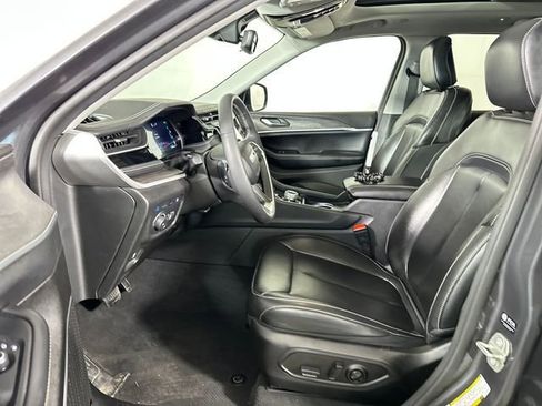 Used 2023 Jeep Grand Cherokee 4WD 4xe image 11