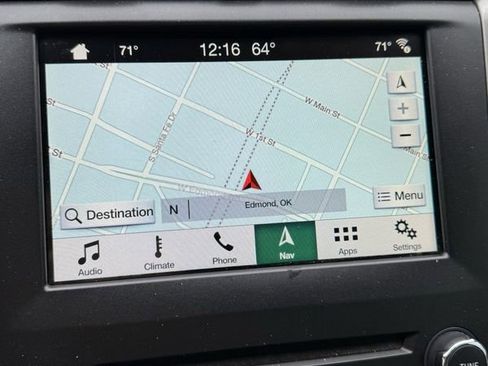 Used 2018 Ford Fusion SE w/ Fusion SE Technology Package FWD image 16