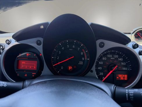 Used 2014 Nissan 370Z Coupe RWD image 24