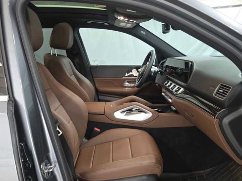 Used 2026 Mercedes-Benz GLS 450 4MATIC image 10