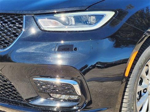 New 2026 Chrysler Pacifica Limited image 5