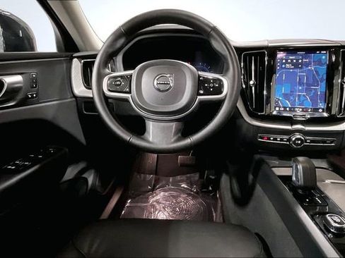 Certified 2025 Volvo XC60 B5 Plus image 6