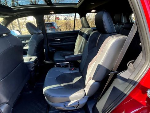 Certified 2025 Toyota Grand Highlander AWD Hybrid image 20