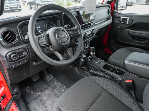 Used 2025 Jeep Wrangler Unlimited Rubicon 4xe w/ Safety Group AWD/4WD image 6