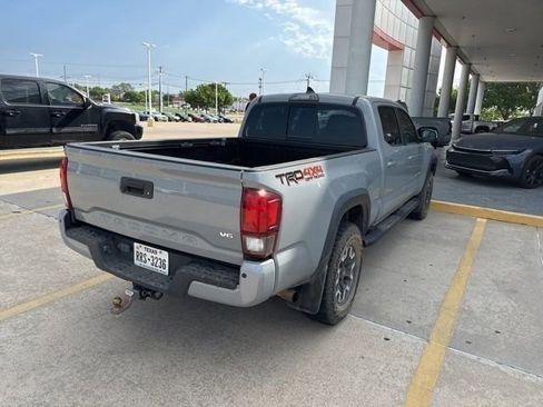 Used 2019 Toyota Tacoma TRD Off-Road w/ TRD Premium Off Road Package AWD/4WD image 7