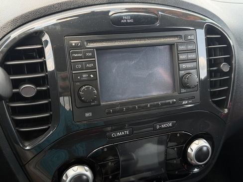 Used 2011 Nissan Juke SL AWD/4WD image 23