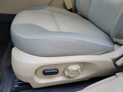 Used 2014 Ford Taurus SEL image 15