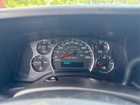 Used 2020 Chevrolet Express 3500 w/ Driver Convenience Package RWD image 16
