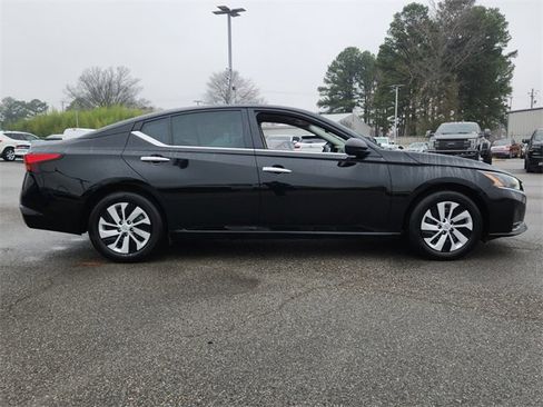 Used 2025 Nissan Altima 2.5 S image 2