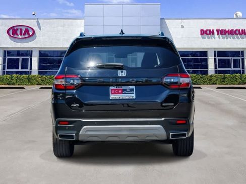 Used 2024 Honda Pilot Touring image 4