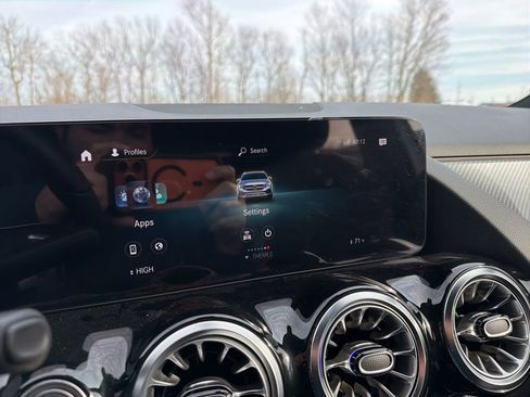 Used 2022 Mercedes-Benz GLA 250 4MATIC image 33