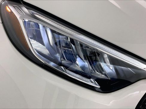 Used 2026 Mercedes-Benz GLC 300 4MATIC image 23