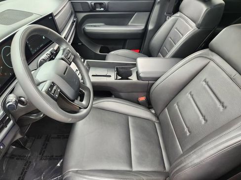 Used 2024 Hyundai Santa Fe Calligraphy FWD image 8
