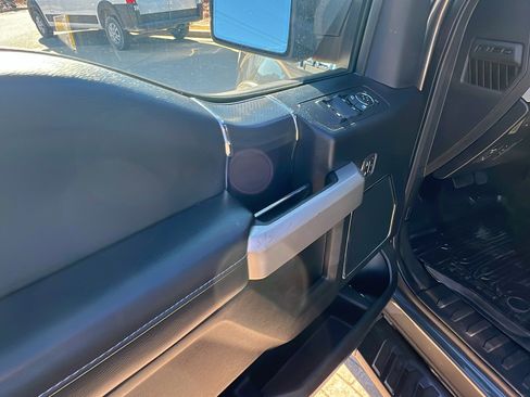 Used 2020 Ford F150 Lariat image 15