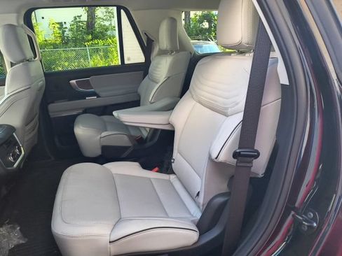 Used 2025 Ford Expedition Platinum w/ Platinum Ultimate Package AWD/4WD image 35