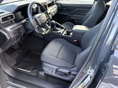 Used 2025 Toyota Tacoma SR5 image 4