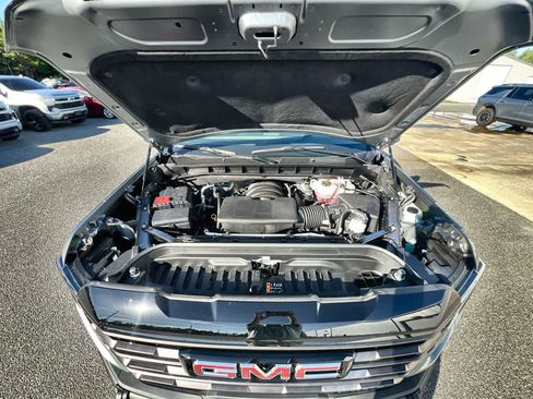 Used 2025 GMC Sierra 1500 AT4X image 31