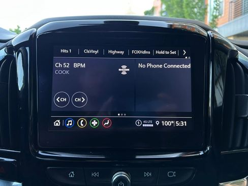Used 2023 Chevrolet Traverse LT w/ LPO, Cargo Package AWD/4WD image 27