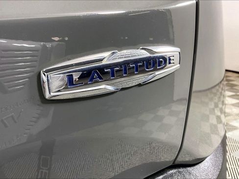 Used 2020 Jeep Renegade Latitude FWD image 7