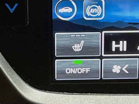 Used 2025 Subaru Forester Limited w/ Popular Package AWD/4WD image 21