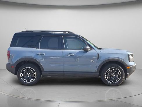 Used 2025 Ford Bronco Sport Outer Banks AWD/4WD image 9