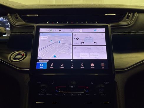 Certified 2025 Jeep Grand Cherokee Limited image 15