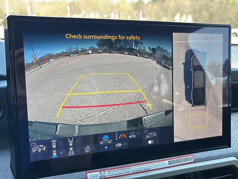 Used 2025 Toyota Tacoma 4x4 Double Cab Hybrid image 12