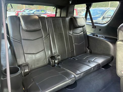 Used 2019 Cadillac Escalade ESV Platinum image 25