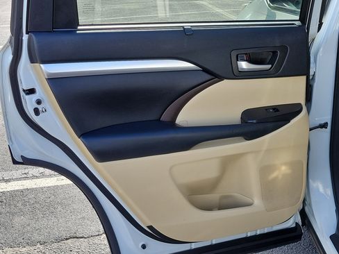 Certified 2018 Toyota Highlander XLE image 12