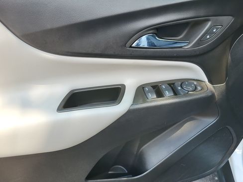 Used 2023 Chevrolet Equinox LS w/ LS Convenience Package FWD image 25