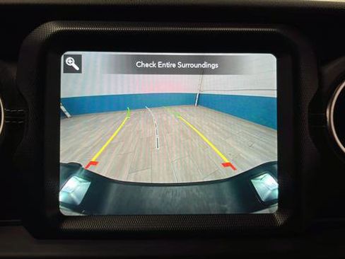 Used 2022 Jeep Gladiator Overland w/ Popular Equipment Package AWD/4WD image 13